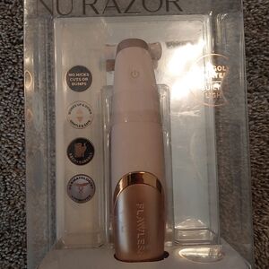 LAWLESS Nu Razor Women's Skincare Tool - White and Gold